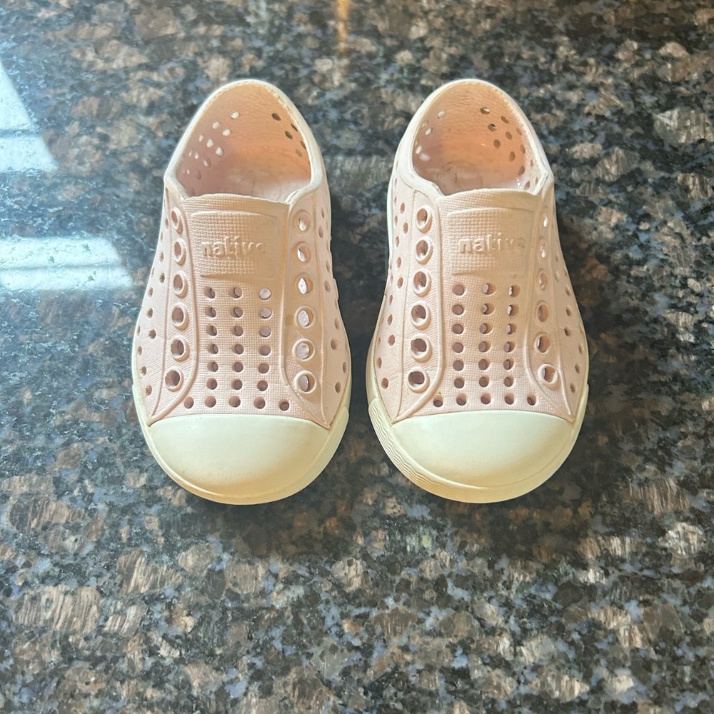 Native Kids Shoes - Milk Pink